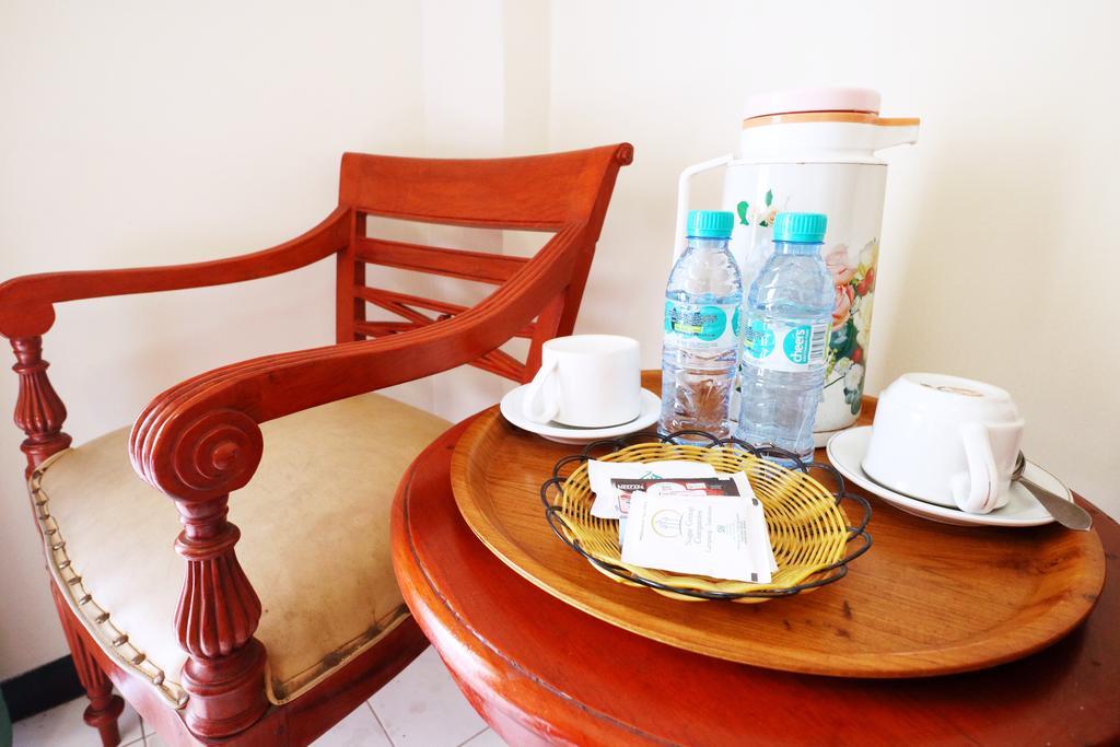 Hotel Pasah Asi Сурабая Экстерьер фото