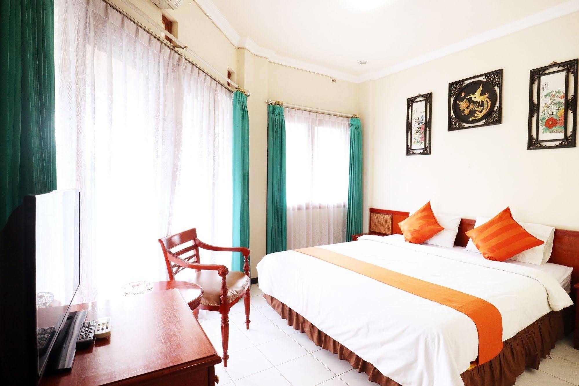 Hotel Pasah Asi Сурабая Экстерьер фото